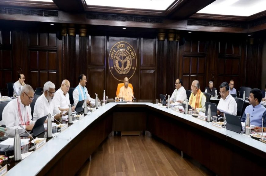 UP कैबिनेट के 5 बड़े फैसले: जेवर एयरपोर्ट का नाम बदलेगा, दिवाली पर मुफ्त गैस सिलेंडर और 1,725 इलेक्ट्रिक बसें